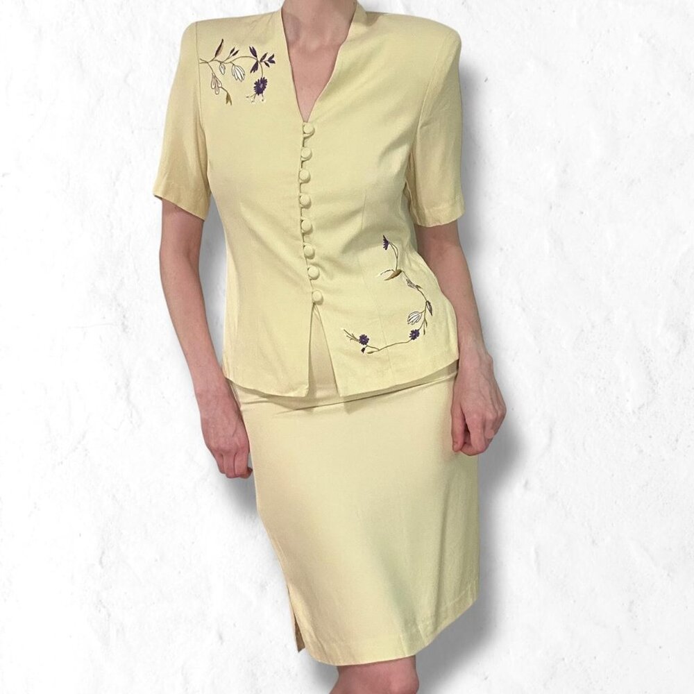 Vintage Yellow Green 2-piece set with floral embroidery DSMB unique rare